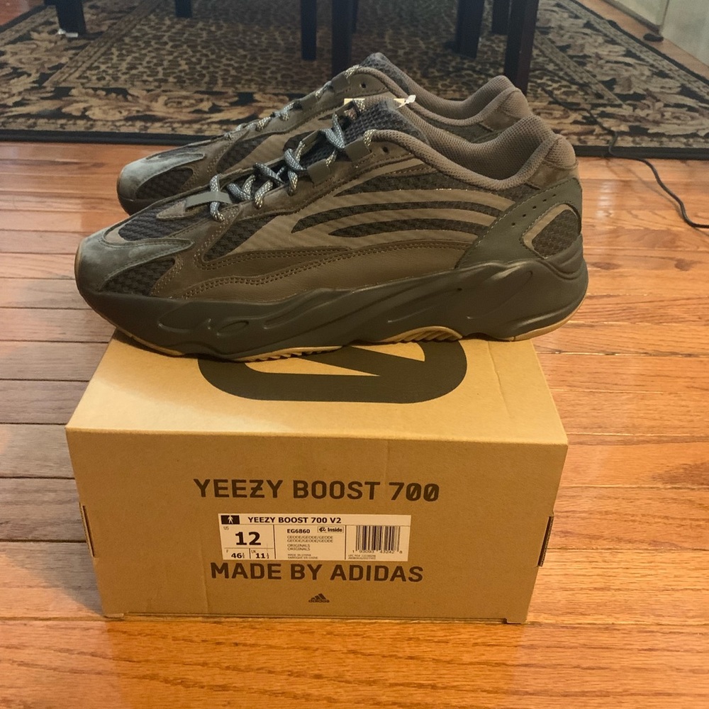 Adidas Yeezy Boost 700 v2 Geode Sneakers Brand New